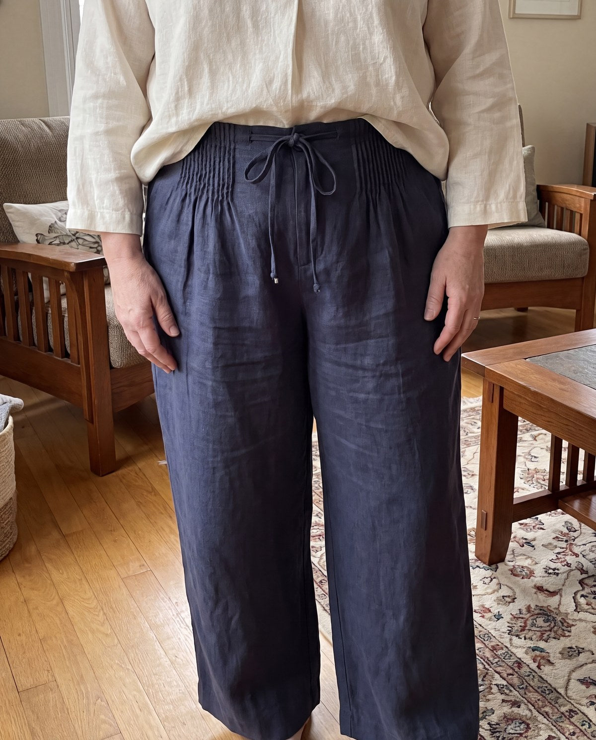 Linen trousers flattering a fuller figure